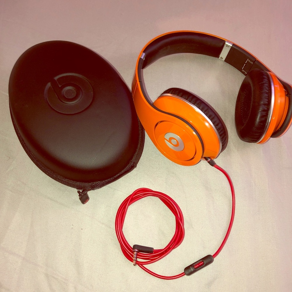 Studio 2 beats by Dr. Dre